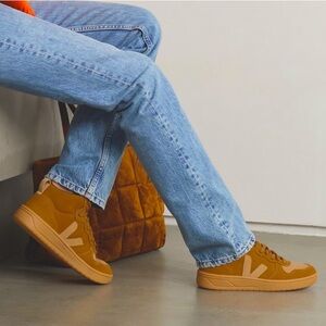 Veja V-15 nubuck Camel/Desert Sneakers